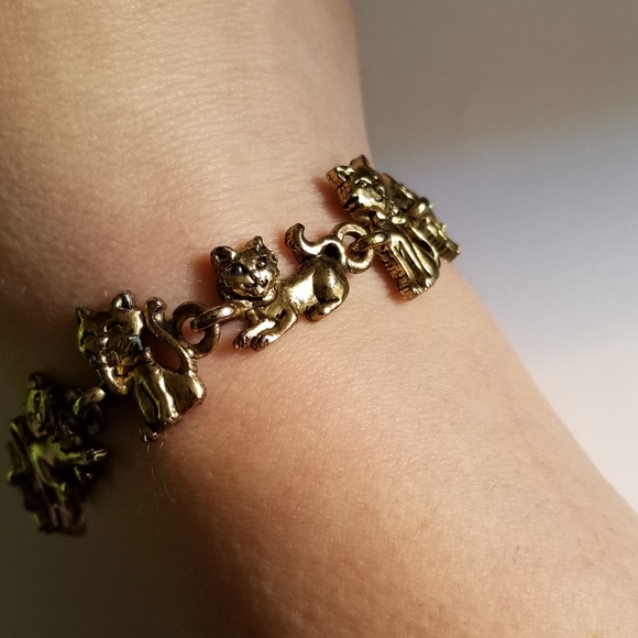 Relisted -Vintage cat bracelet Gold Tone playful kitty BG - Picture 8 of 15